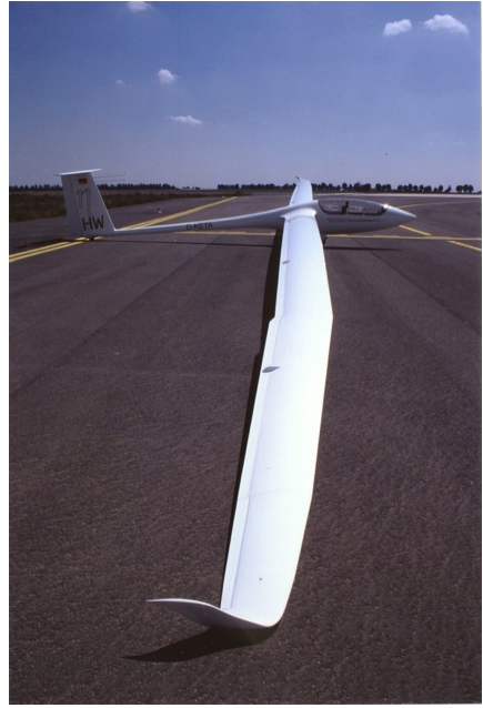 الطائرة ETA من الجانب